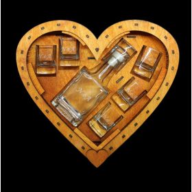 Szív alakú italos fadoboz szett
