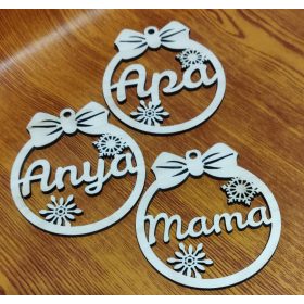 Masnis függő két hópehellyel, névvel