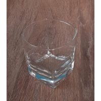 Üveg poharak