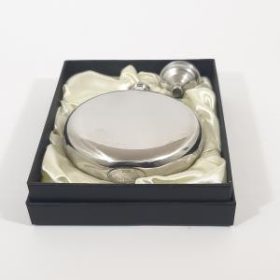 Kerek flaska díszdobozban